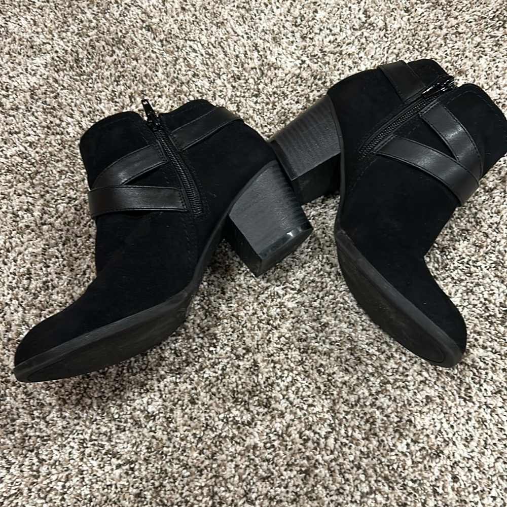 Indigo Rd. Sablena Bootie - Picture 5 of 11